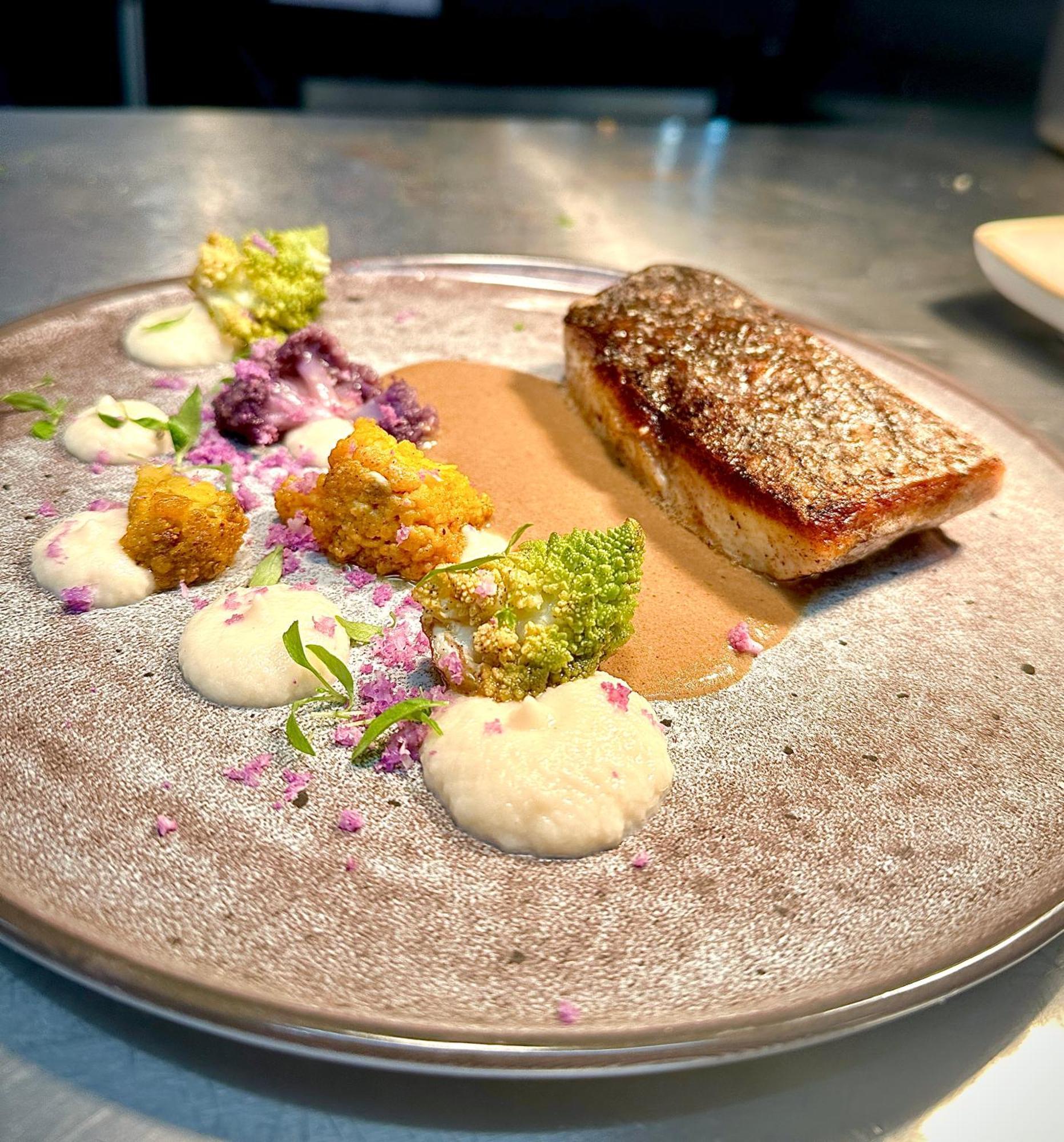 Maison Roucas - Restaurant Et Chambres D'Hotes Solérieux 外观 照片