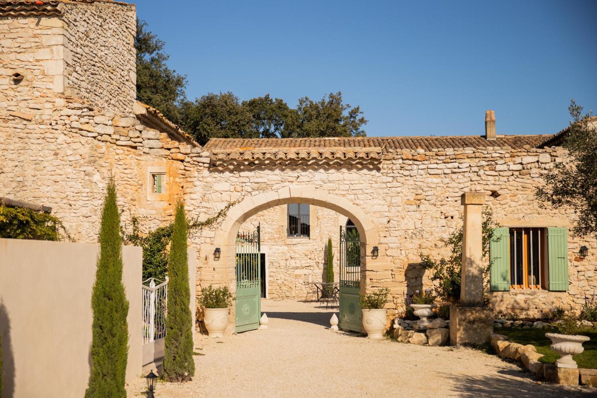 Maison Roucas - Restaurant Et Chambres D'Hotes Solérieux 外观 照片